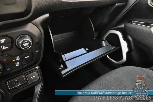 2021 Jeep Renegade Latitude / 4X4 / Auto Start / Blind Spot Alert / Lane Departure & Forward Collision / Apple CarPlay & Android Auto / AUX & USB Input / Back Up Camera / Keyless Entry & Start / Only 11K Miles / 29 MPG/ 1-Owner Anchorage AK