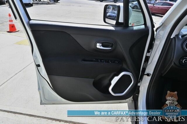 2021 Jeep Renegade Latitude / 4X4 / Auto Start / Blind Spot Alert / Lane Departure & Forward Collision / Apple CarPlay & Android Auto / AUX & USB Input / Back Up Camera / Keyless Entry & Start / Only 11K Miles / 29 MPG/ 1-Owner Anchorage AK