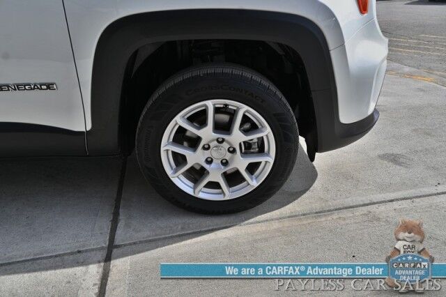 2021 Jeep Renegade Latitude / 4X4 / Auto Start / Blind Spot Alert / Lane Departure & Forward Collision / Apple CarPlay & Android Auto / AUX & USB Input / Back Up Camera / Keyless Entry & Start / Only 11K Miles / 29 MPG/ 1-Owner Anchorage AK