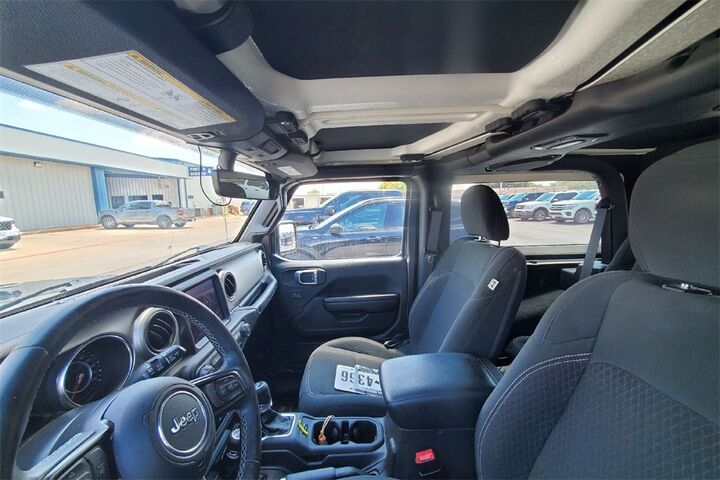 2021 Jeep Wrangler   TX