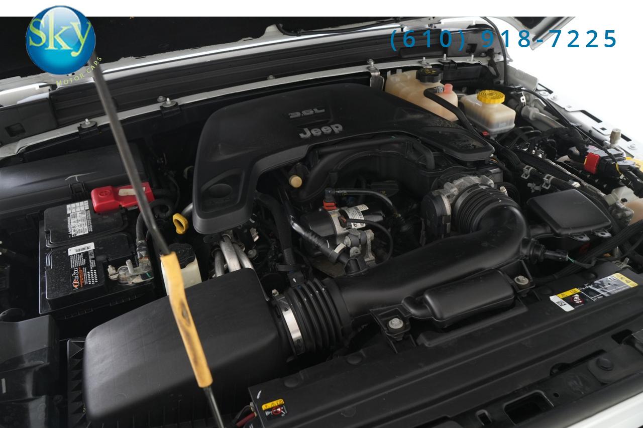 2021 Jeep Wrangler 4WD Unlimited Sahara Altitude SKY ONE-TOUCH POWER TOP West Chester PA