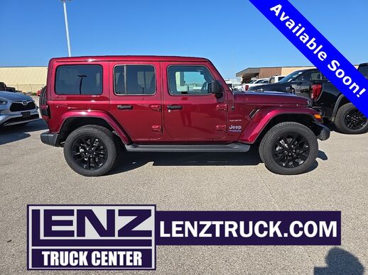 2021_Jeep_Wrangler_4x4 Unlimited Sahara 4xe_ Fond du Lac WI