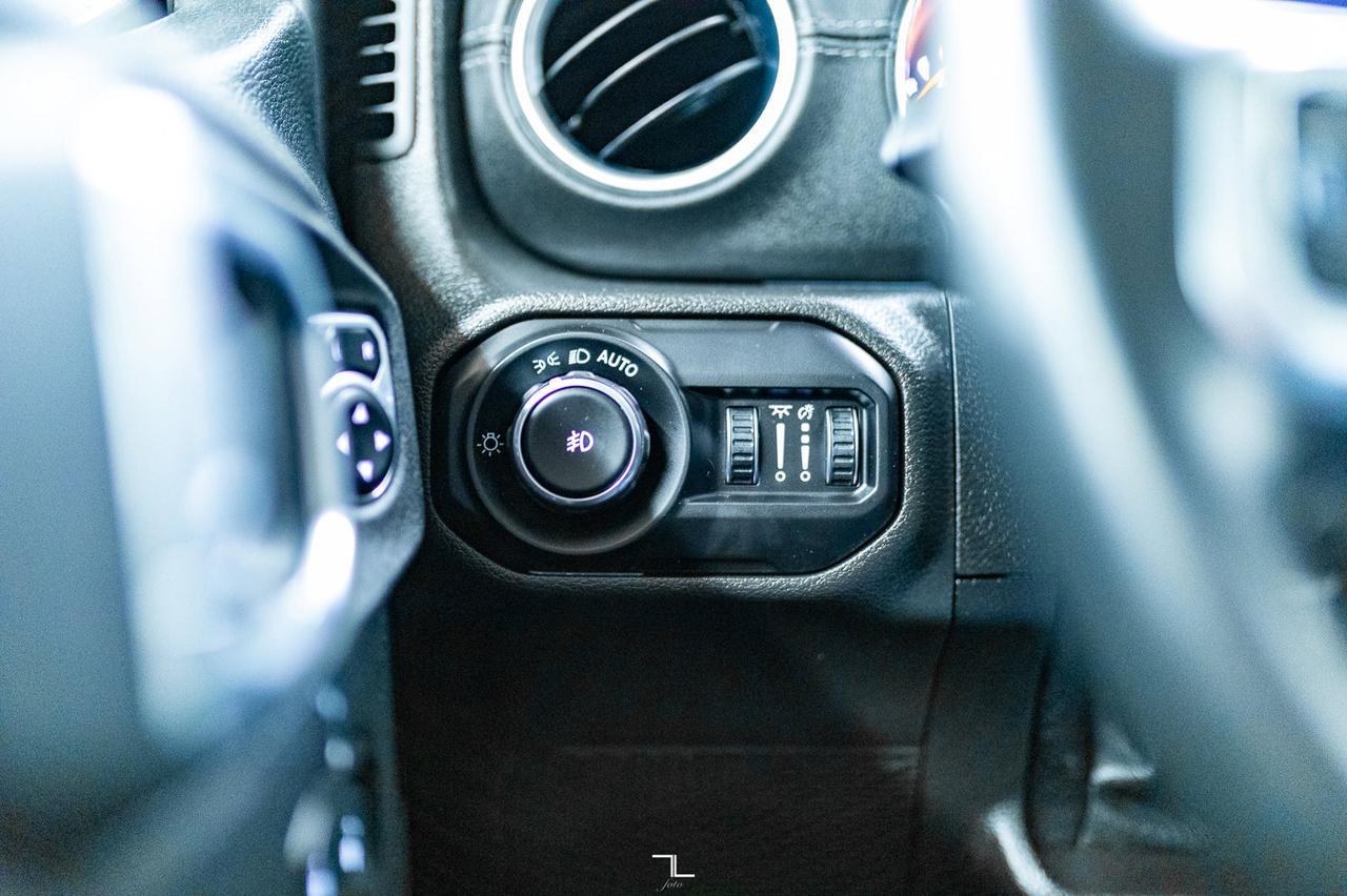 2021 Jeep Wrangler 4x4 Unlimited Sahara Diesel Leather Nav BCam Red Deer AB