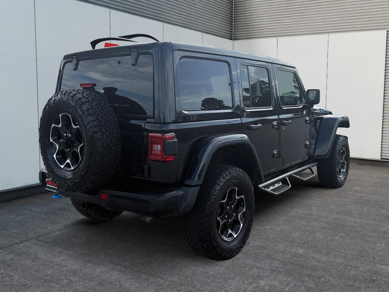 2021 Jeep Wrangler 4xe Unlimited Rubicon, APPLE CARPLAY/ANDROID AUTO, BACKUP CAMERA, HEATED SEATS, HEATED STEERING WHEEL, UNIVERSAL GARAGE DOOR OPENER, RUNNING BOARDS, POWER/HEATED MIRRORS, REMOTE START, TOW PACKAGE, ONLY 1 OWNER, CLEAN CARFAX! Norfolk VA