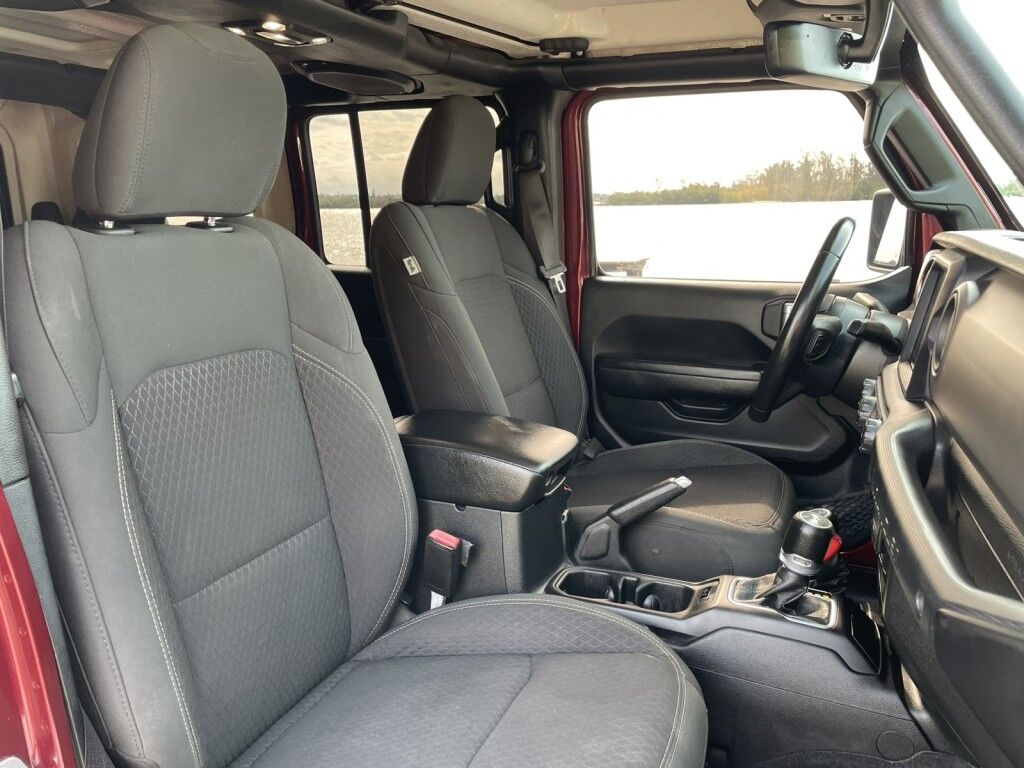 2021 Jeep Wrangler EXCELLENT CONDITION~4X4~CRUISE CONTROL~DRIVER ASSISTANCE PACKAGE~NAVIGATION~PREMIUM SOUND SYSTEM~UNLIMITED SPORT~REMOVABLE HARD TOP~TOW HOOKS Sarasota FL