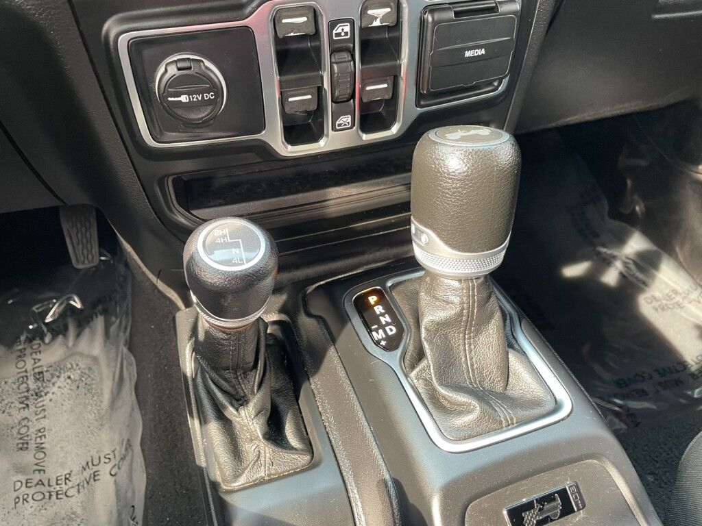 2021 Jeep Wrangler EXCELLENT CONDITION~4X4~CRUISE CONTROL~DRIVER ASSISTANCE PACKAGE~NAVIGATION~PREMIUM SOUND SYSTEM~UNLIMITED SPORT~REMOVABLE HARD TOP~TOW HOOKS Sarasota FL