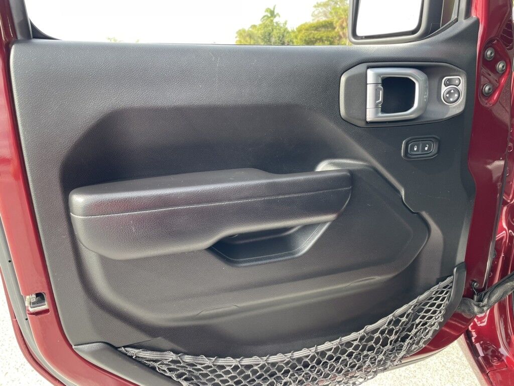 2021 Jeep Wrangler EXCELLENT CONDITION~4X4~CRUISE CONTROL~DRIVER ASSISTANCE PACKAGE~NAVIGATION~PREMIUM SOUND SYSTEM~UNLIMITED SPORT~REMOVABLE HARD TOP~TOW HOOKS Sarasota FL