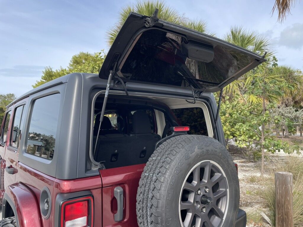 2021 Jeep Wrangler EXCELLENT CONDITION~4X4~CRUISE CONTROL~DRIVER ASSISTANCE PACKAGE~NAVIGATION~PREMIUM SOUND SYSTEM~UNLIMITED SPORT~REMOVABLE HARD TOP~TOW HOOKS Sarasota FL