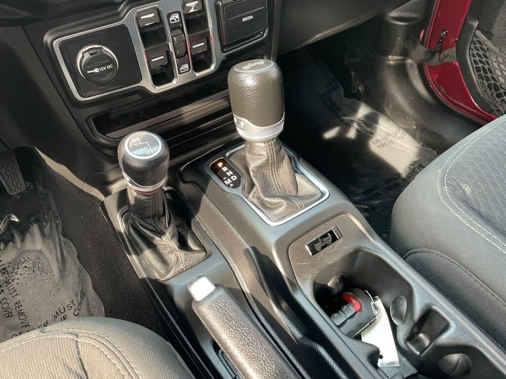 2021 Jeep Wrangler EXCELLENT CONDITION~4X4~CRUISE CONTROL~DRIVER ASSISTANCE PACKAGE~NAVIGATION~PREMIUM SOUND SYSTEM~UNLIMITED SPORT~REMOVABLE HARD TOP~TOW HOOKS Sarasota FL