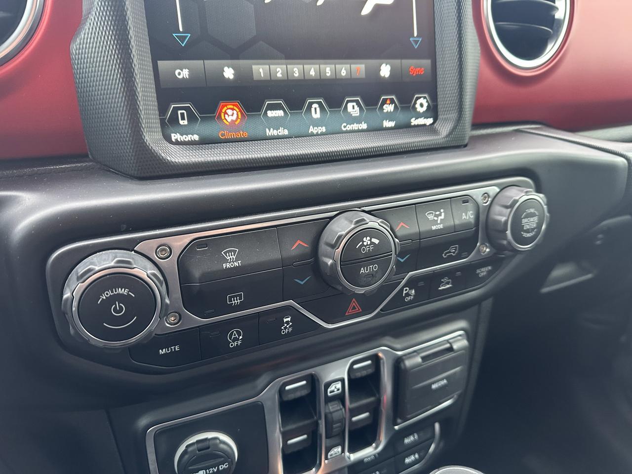 2021 Jeep Wrangler Unlimited Rubicon | 4:1 Rock-Trac 4WD | Alpine | Leather | Remote Start | Black Appearance Pkg Redwater AB