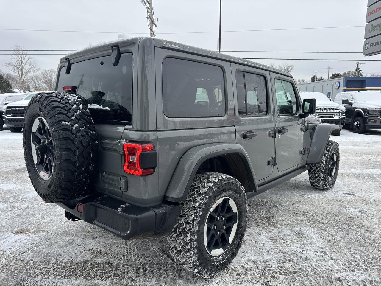 2021 Jeep Wrangler Unlimited Rubicon | 4:1 Rock-Trac 4WD | Alpine | Leather | Remote Start | Black Appearance Pkg Redwater AB