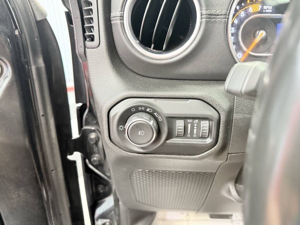 2021 Jeep Wrangler Unlimited Sahara Royal Oak MI