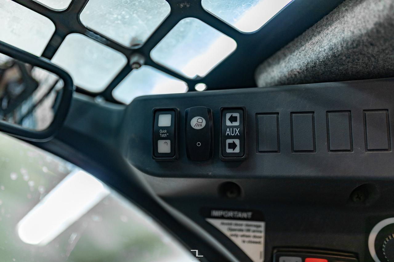 2021 John Deere 324G Skid Steer Loader Bucket Diesel Red Deer AB