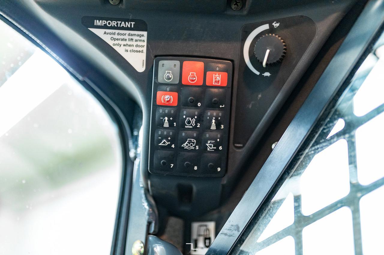 2021 John Deere 324G Skid Steer Loader Bucket Diesel Red Deer AB