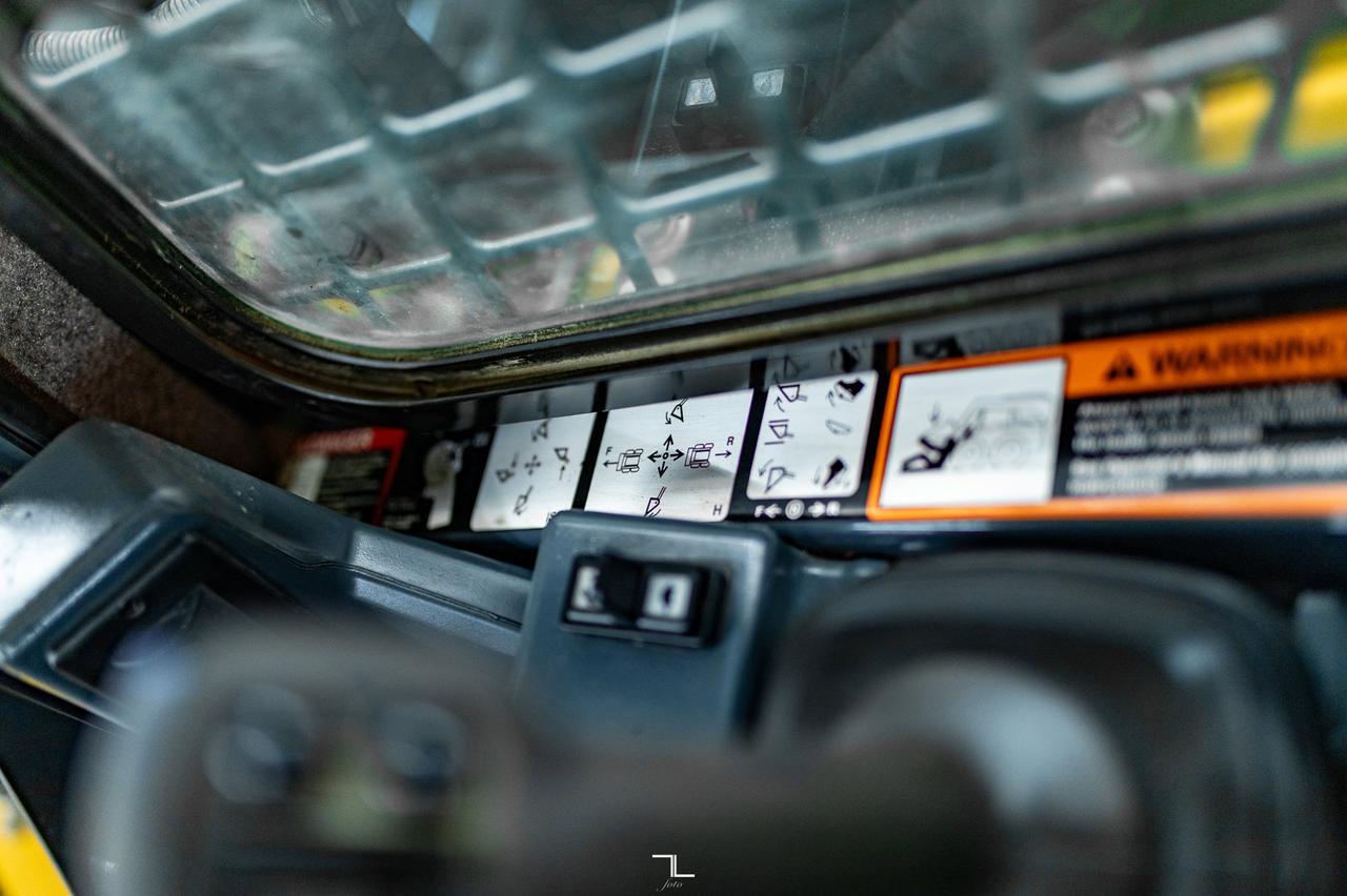 2021 John Deere 324G Skid Steer Loader Bucket Diesel Red Deer AB