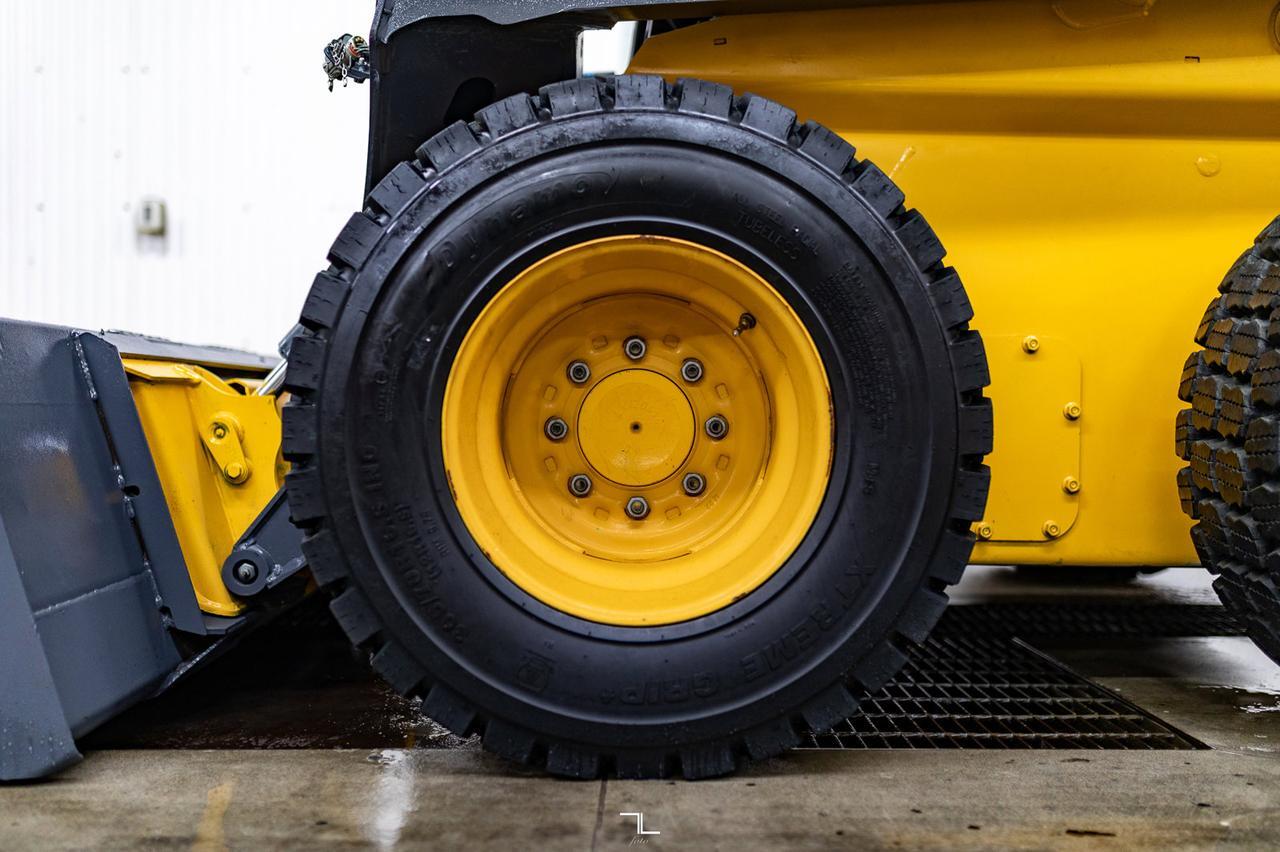 2021 John Deere 324G Skid Steer Loader Bucket Diesel Red Deer AB