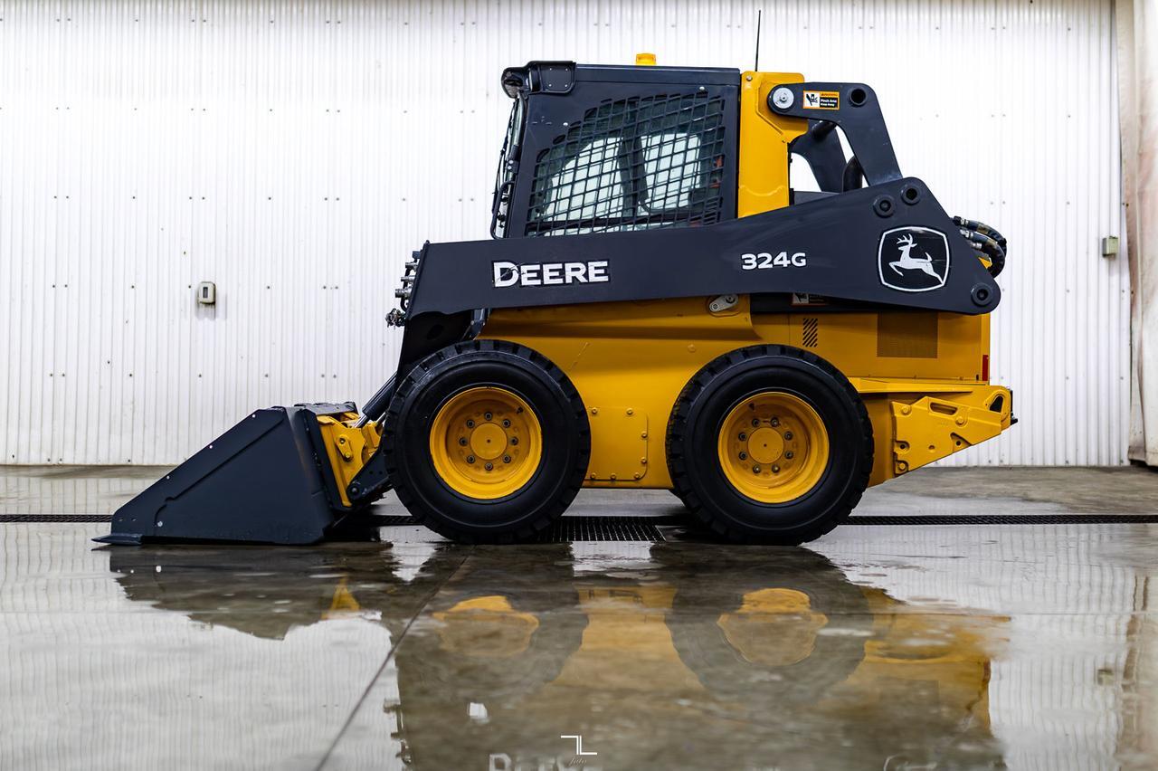 2021 John Deere 324G Skid Steer Loader Bucket Diesel Red Deer AB