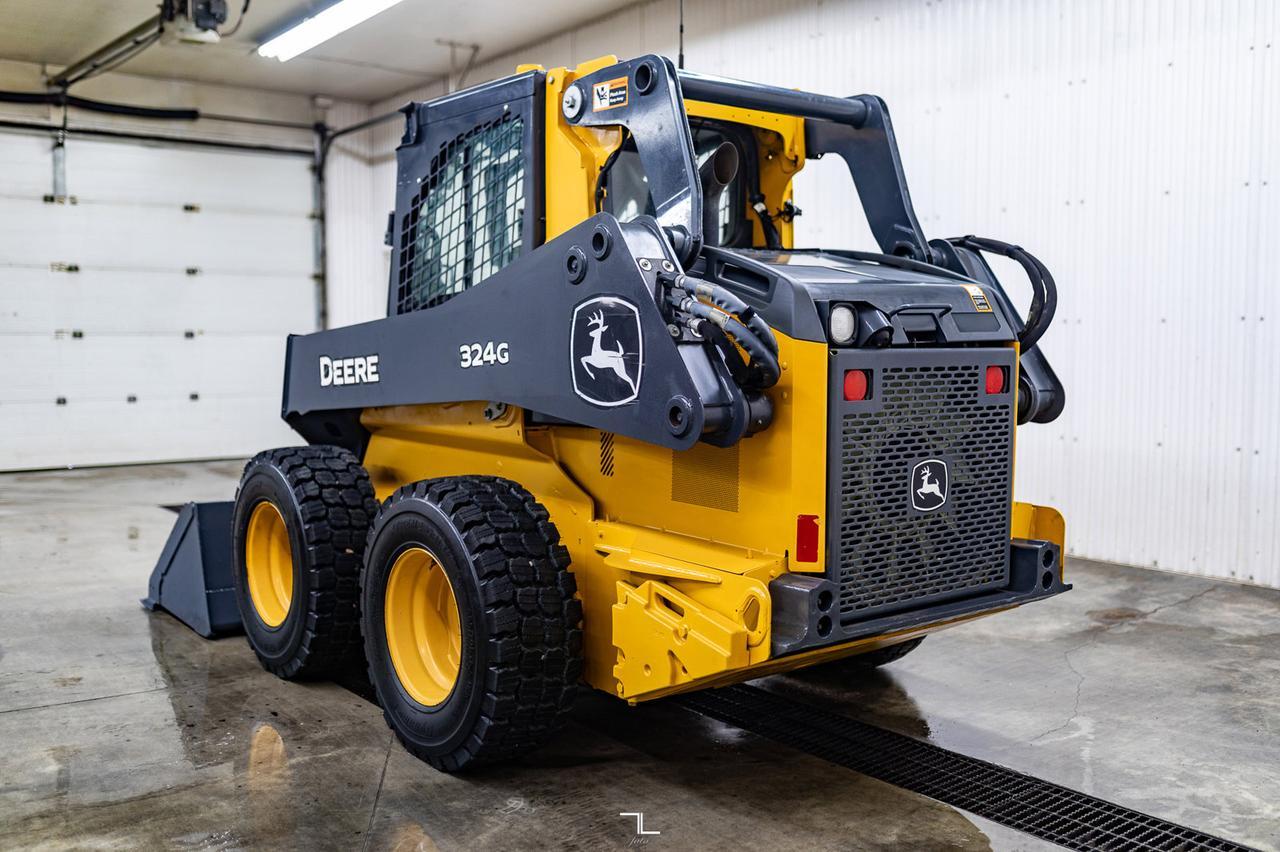 2021 John Deere 324G Skid Steer Loader Bucket Diesel Red Deer AB
