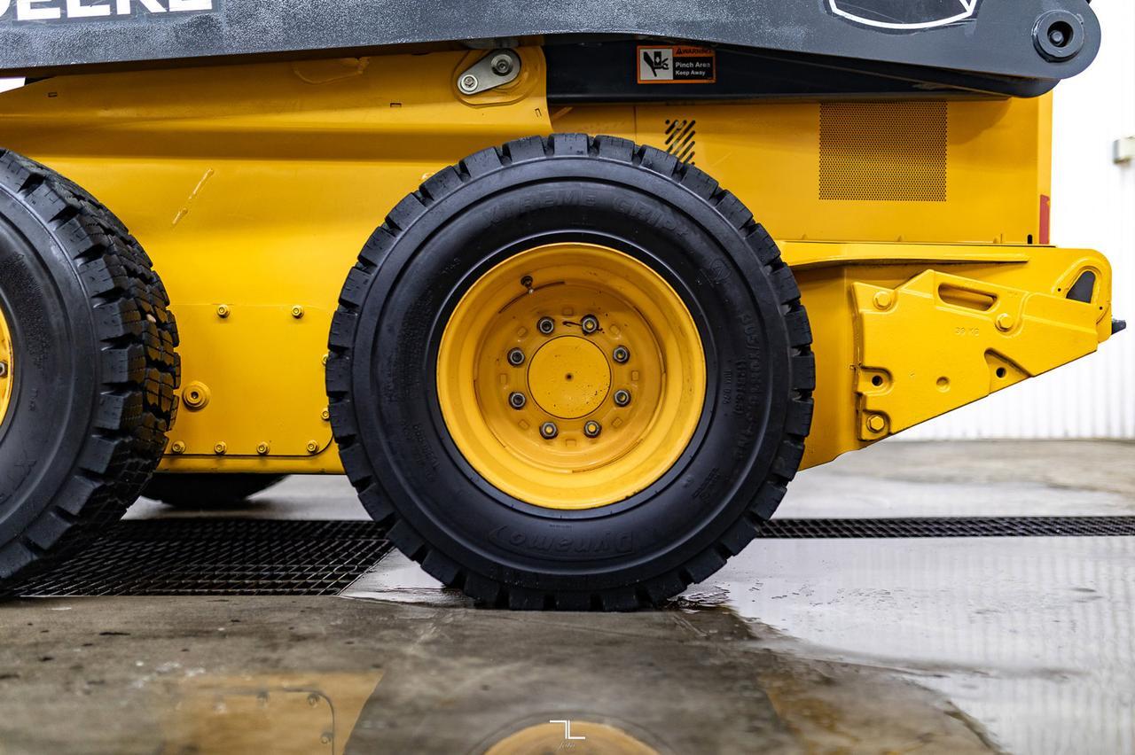 2021 John Deere 324G Skid Steer Loader Bucket Diesel Red Deer AB