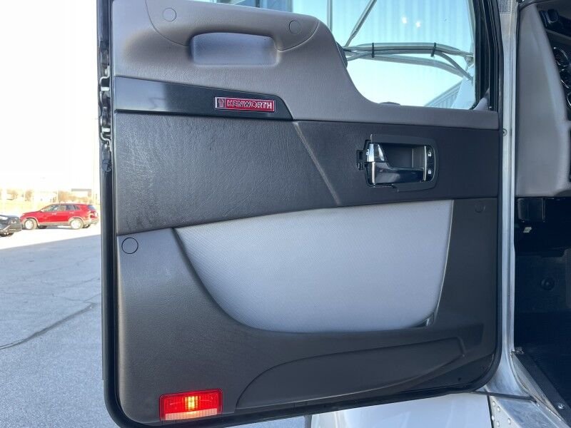 2021 KENWORTH T270 Paccar 6.7L Diesel Flatbed Collinsville OK