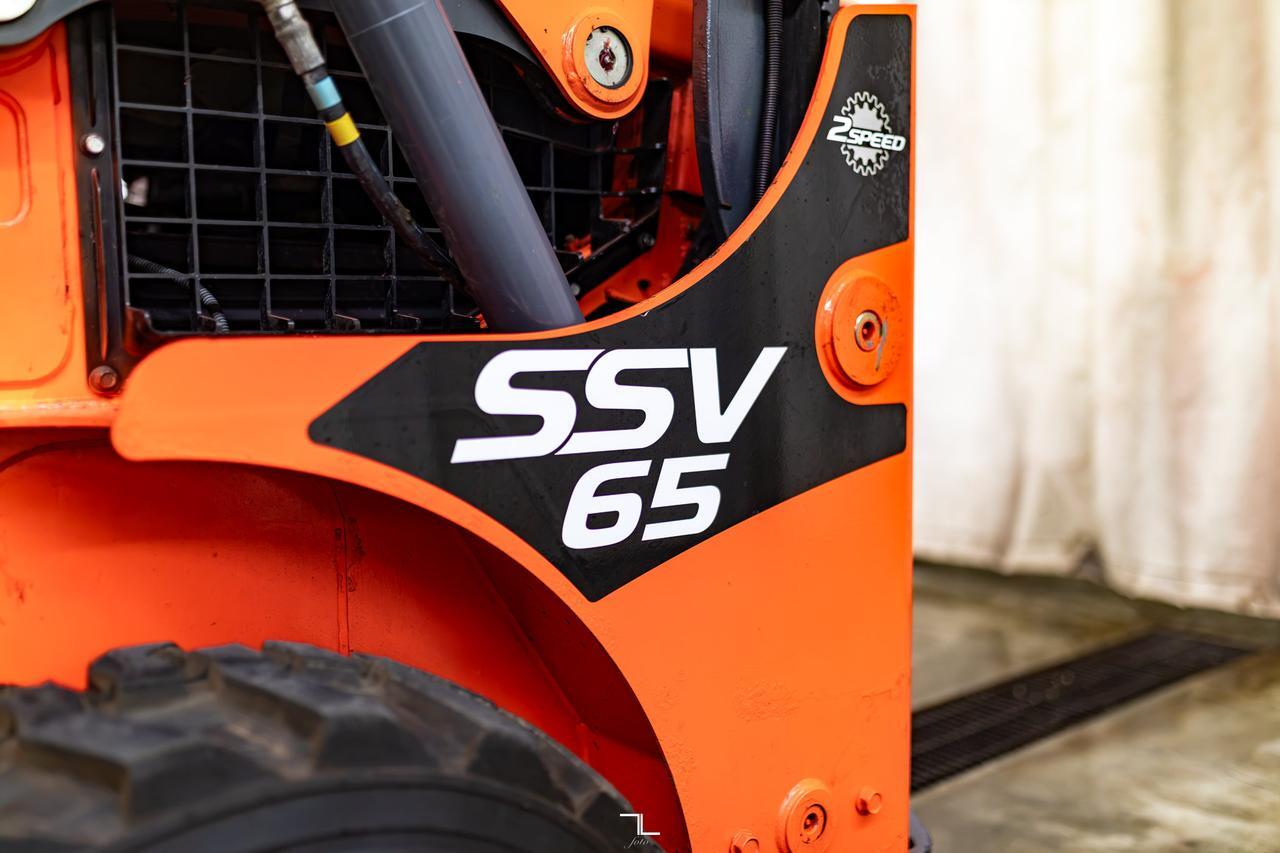 2021 KUBOTA SSV65 Skid Steer Loader Bucket Diesel Red Deer AB