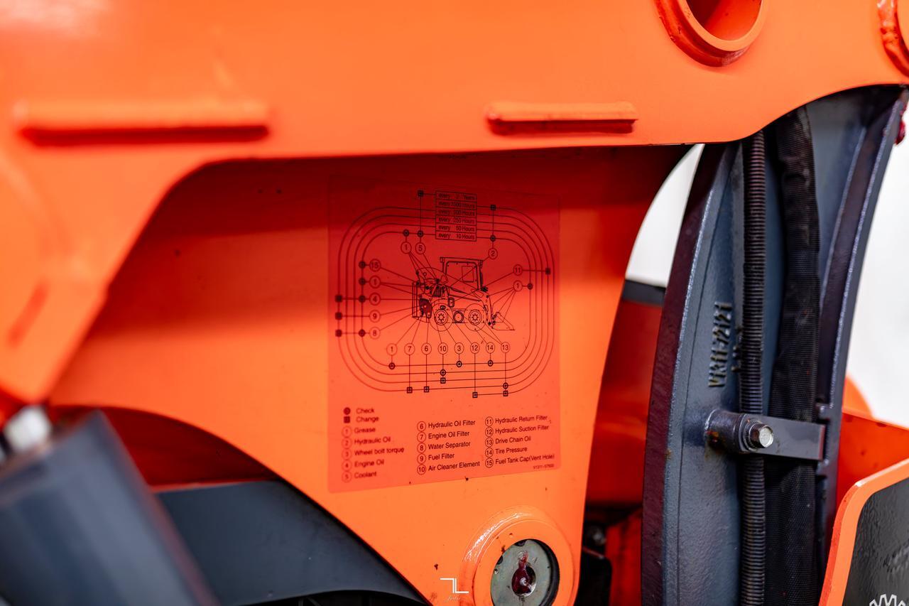 2021 KUBOTA SSV65 Skid Steer Loader Bucket Diesel Red Deer AB