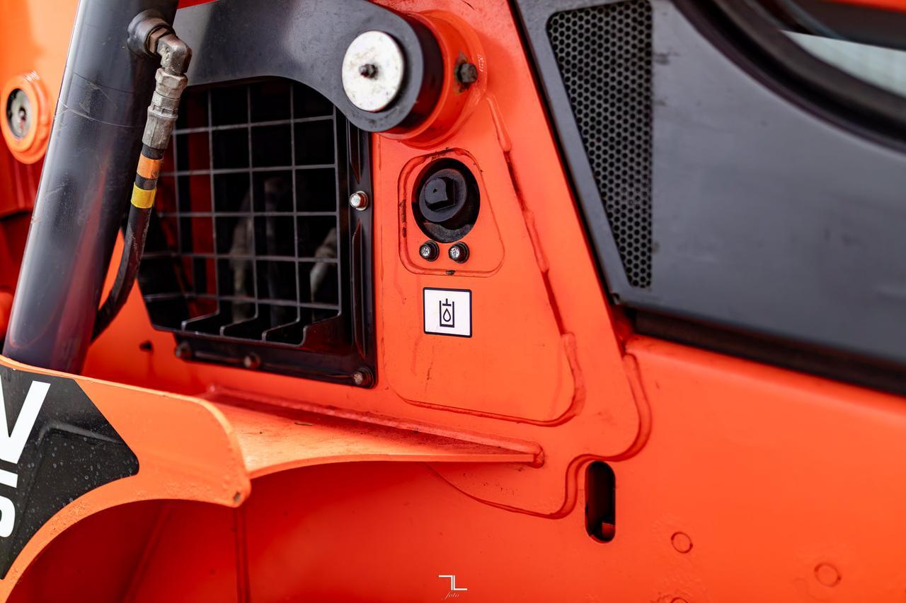 2021 KUBOTA SSV65 Skid Steer Loader Bucket Diesel Red Deer AB