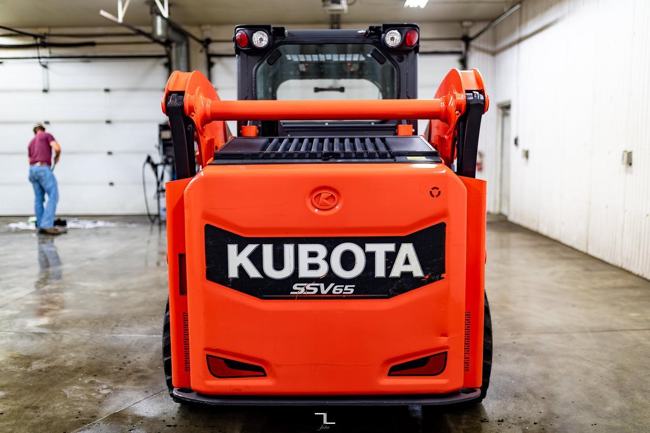 2021 KUBOTA SSV65 Skid Steer Loader Bucket Diesel Red Deer AB