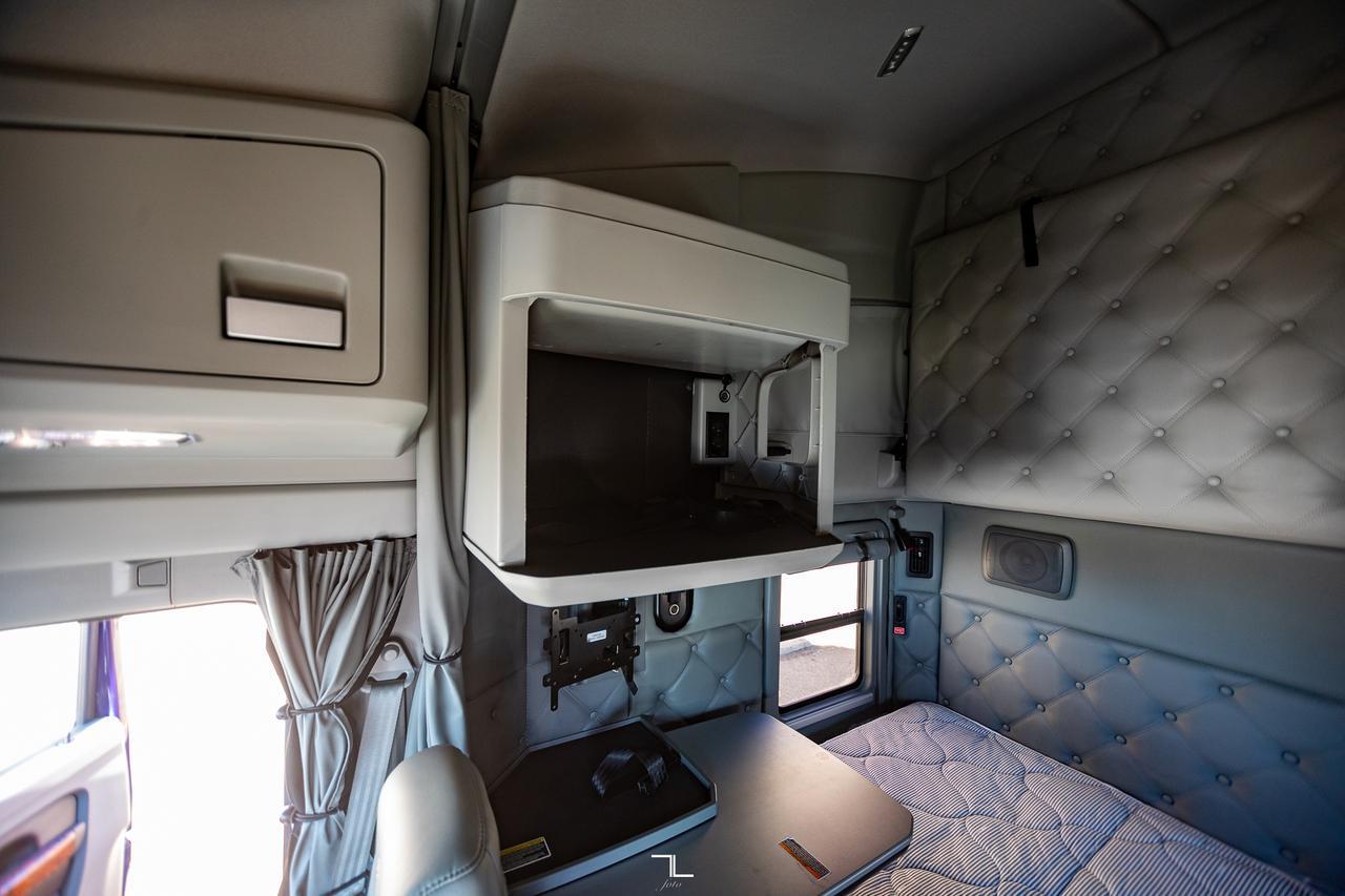 2021 Kenworth T-680 Tractor Sleeper Red Deer AB