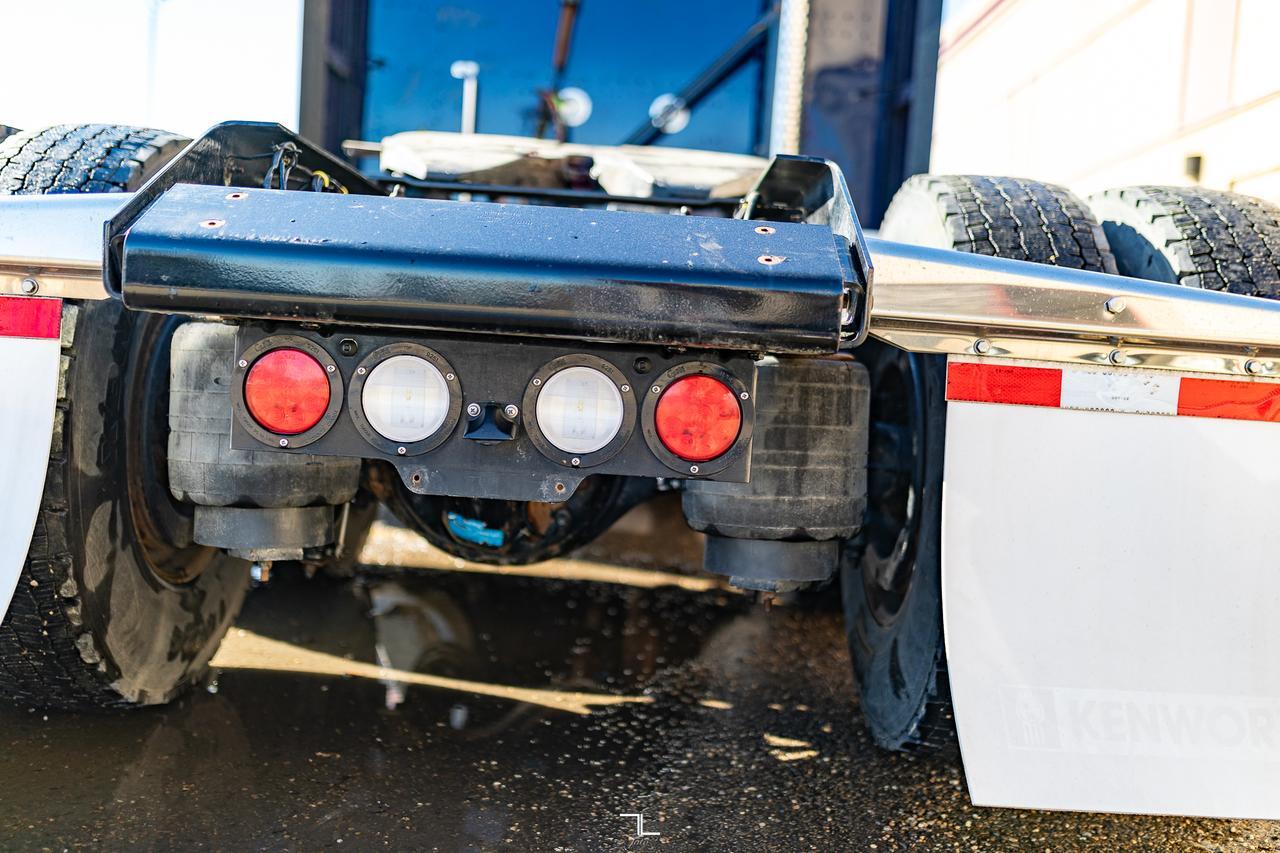 2021 Kenworth T-680 Tractor Sleeper Red Deer AB