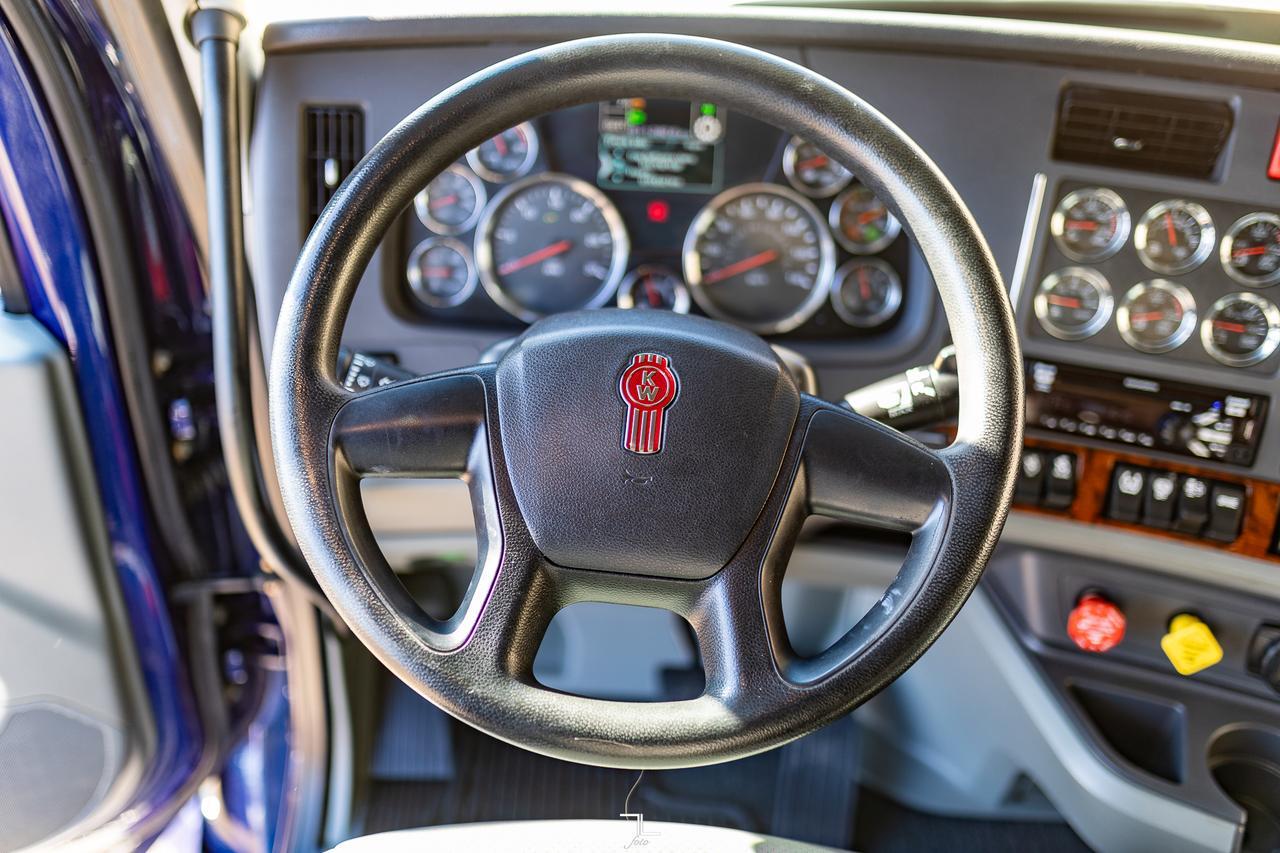 2021 Kenworth T-680 Tractor Sleeper Red Deer AB