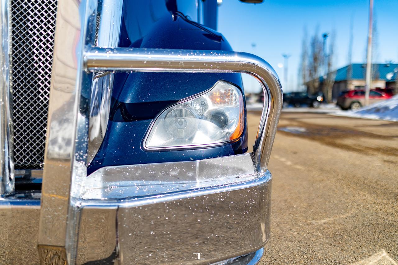 2021 Kenworth T-680 Tractor Sleeper Red Deer AB