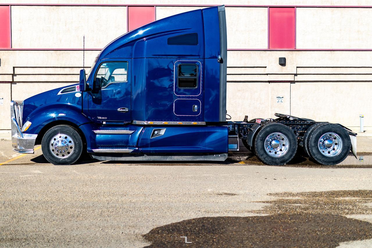 2021 Kenworth T-680 Tractor Sleeper Red Deer AB