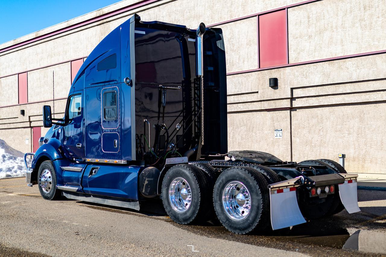 2021 Kenworth T-680 Tractor Sleeper Red Deer AB