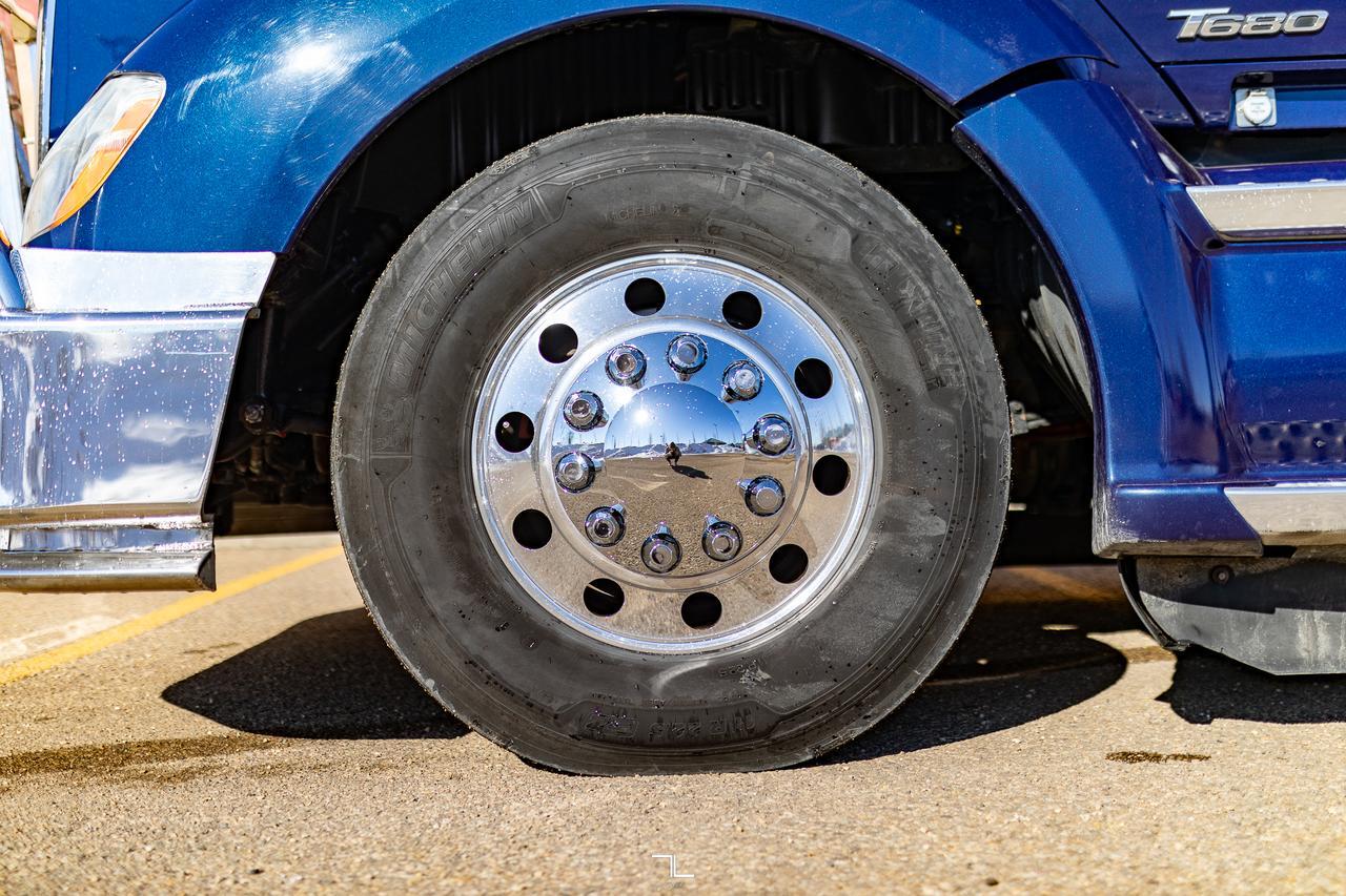 2021 Kenworth T-680 Tractor Sleeper Red Deer AB