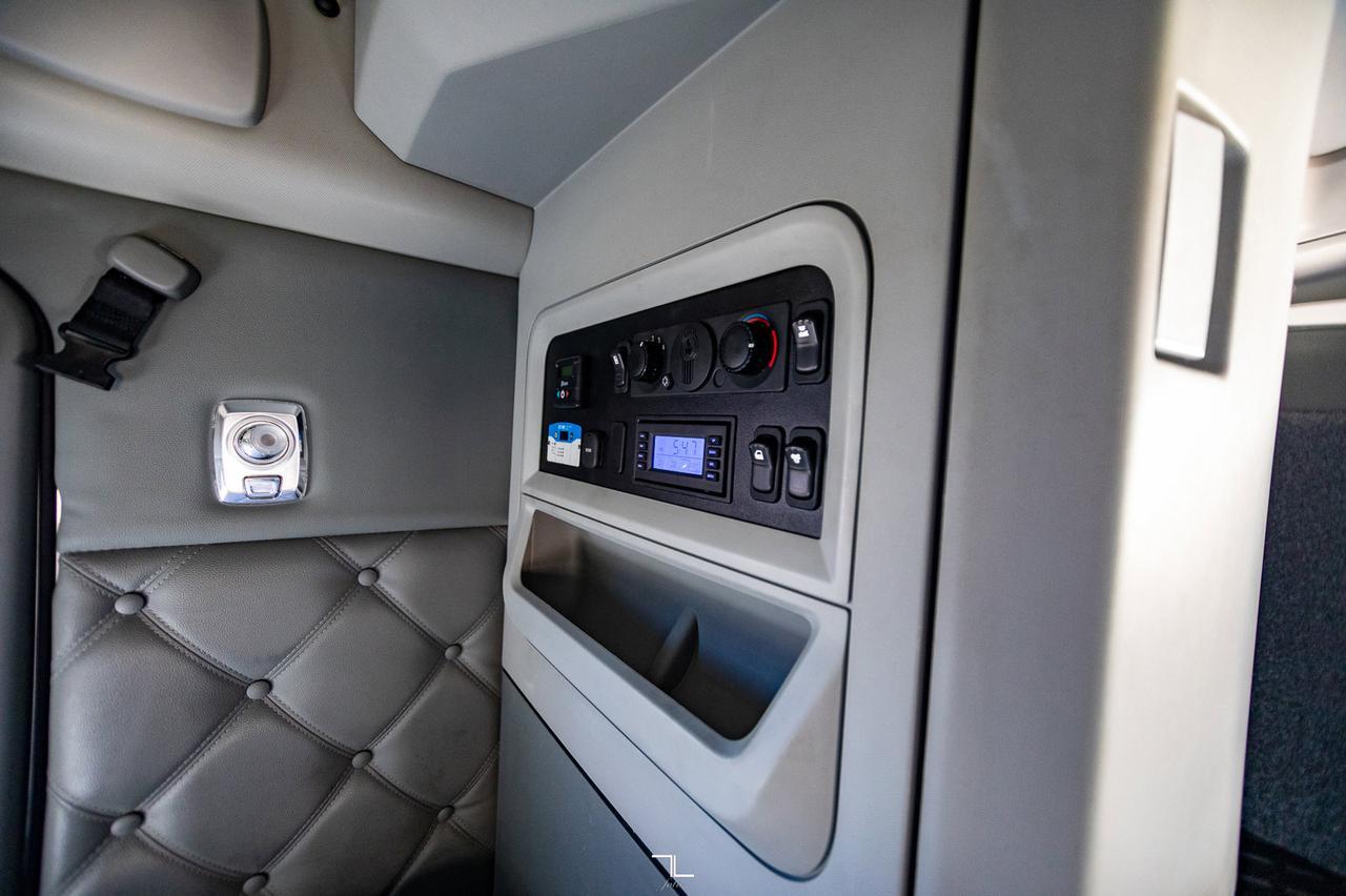 2021 Kenworth T-680 Tractor Sleeper Red Deer AB