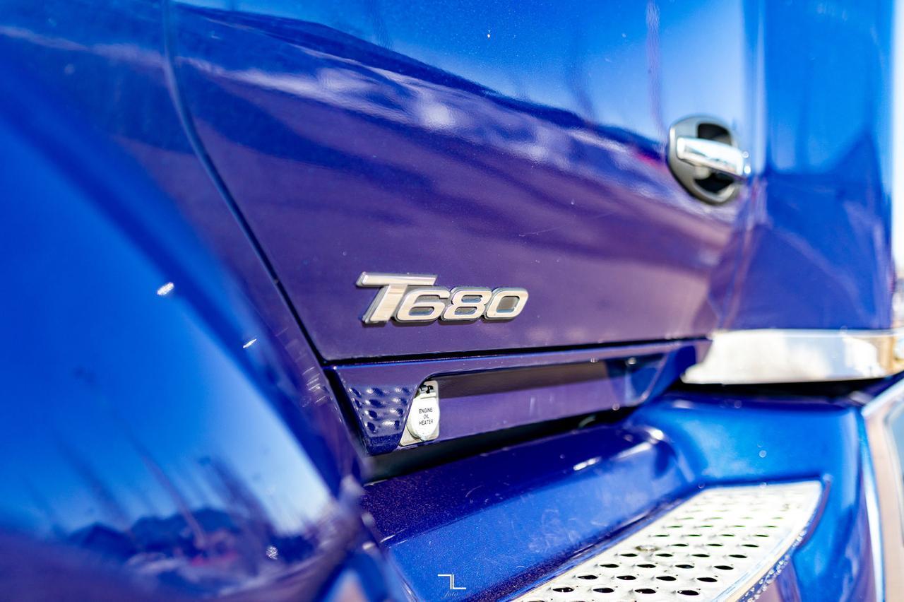 2021 Kenworth T-680 Tractor Sleeper Red Deer AB