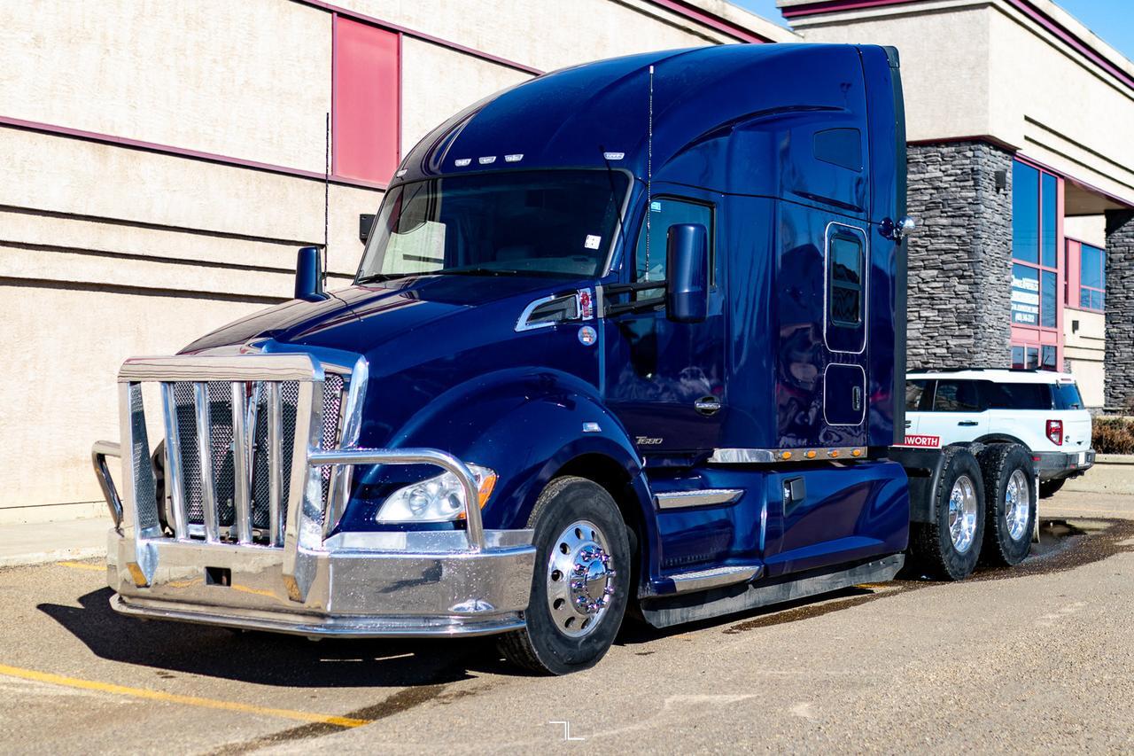 2021 Kenworth T-680 Tractor Sleeper Red Deer AB