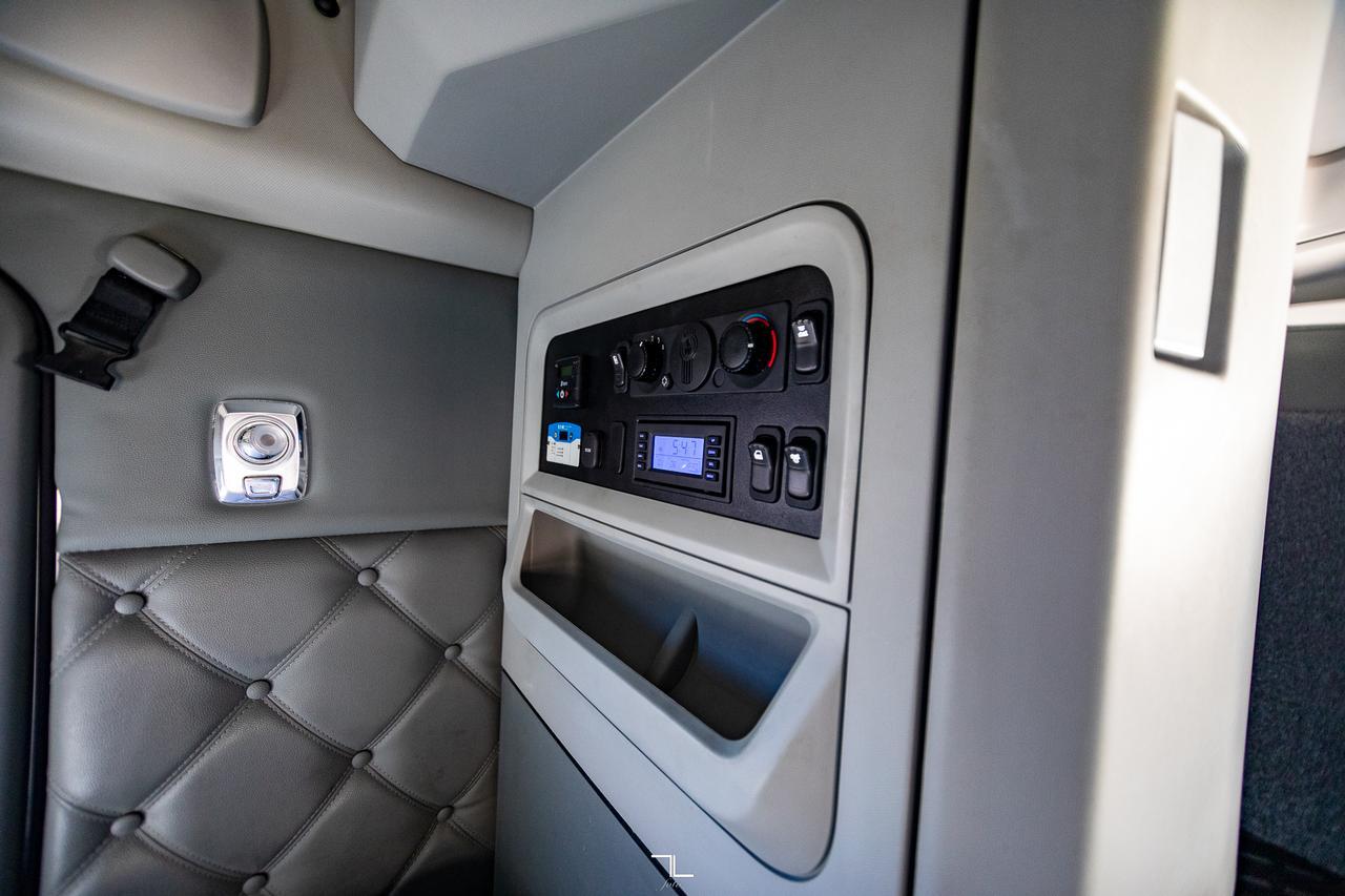 2021 Kenworth T-680 Tractor Sleeper Red Deer AB