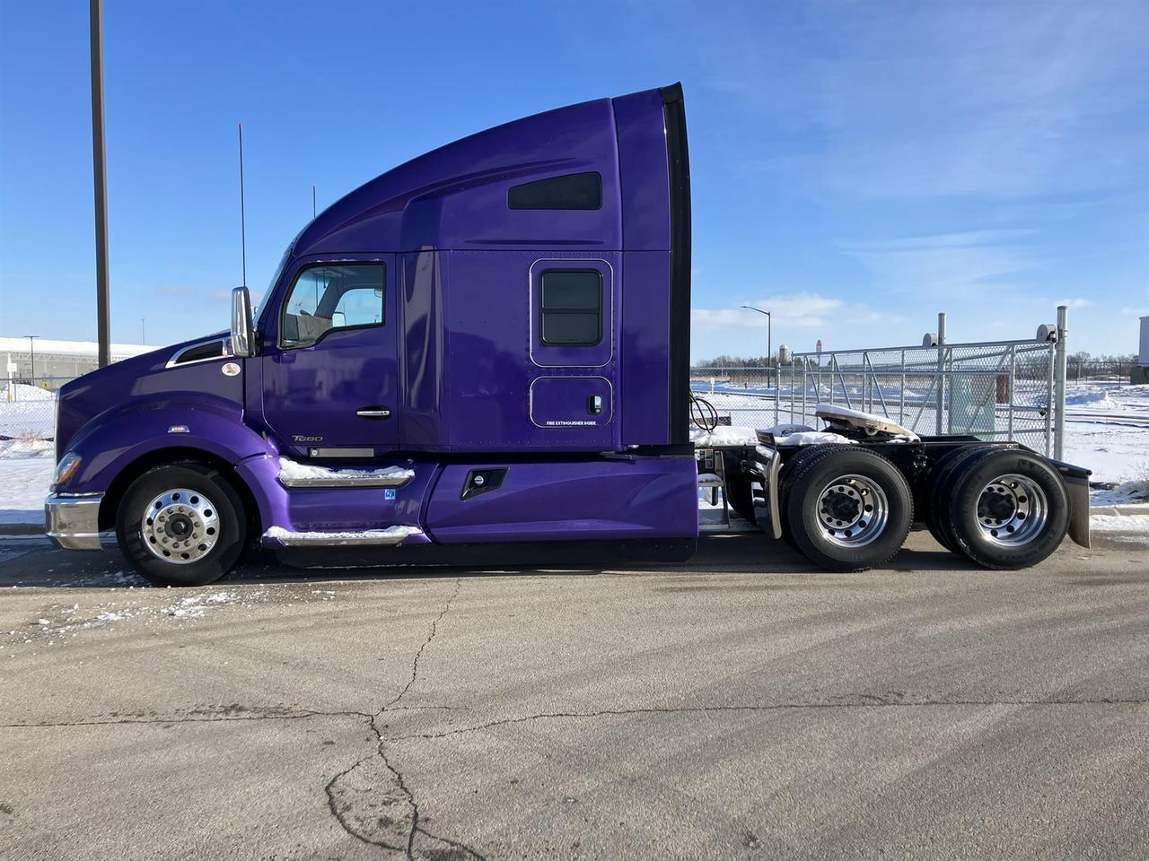 2021 Kenworth T680 78" Raised Roof Eau Claire WI
