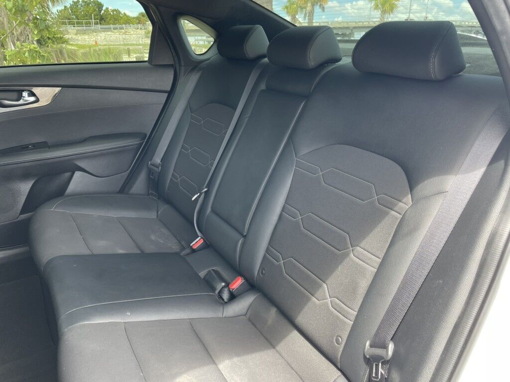 2021 Kia Forte GT-Line~ACCIDENT AVOIDANCE SYSTEMS~BLIND SPOT WARNING~BLUETOOTH~CRUISE CONTROL~LANE KEEPING ASSIST~PREMIUM SOUND SYSTEM~REMOTE ENGINE START Sarasota FL