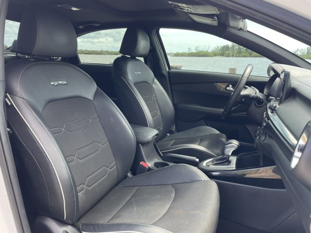 2021 Kia Forte GT-Line~ACCIDENT AVOIDANCE SYSTEMS~BLIND SPOT WARNING~BLUETOOTH~CRUISE CONTROL~LANE KEEPING ASSIST~PREMIUM SOUND SYSTEM~REMOTE ENGINE START Sarasota FL