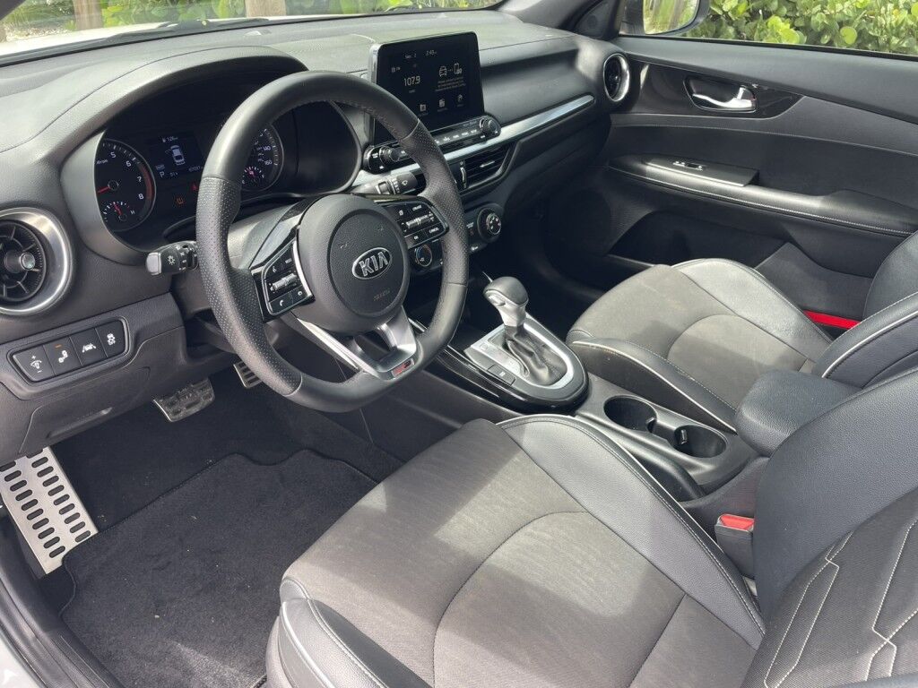 2021 Kia Forte GT-Line~ACCIDENT AVOIDANCE SYSTEMS~BLIND SPOT WARNING~BLUETOOTH~CRUISE CONTROL~LANE KEEPING ASSIST~PREMIUM SOUND SYSTEM~REMOTE ENGINE START Sarasota FL