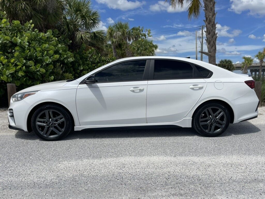 2021 Kia Forte GT-Line~BLIND SPOT WARNING~BLUETOOTH~CRUISE CONTROL~LANE KEEPING ASSIST~PREMIUM SOUND SYSTEM~REMOTE ENGINE START Sarasota FL