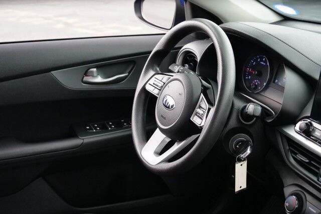 2021 Kia Forte LXS / Drive Wise Tech / CarPlay / Drive Modes! High Point NC
