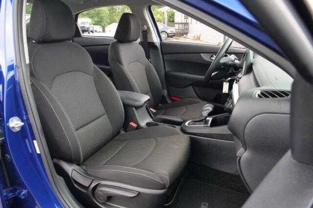 2021 Kia Forte LXS / Drive Wise Tech / CarPlay / Drive Modes! High Point NC