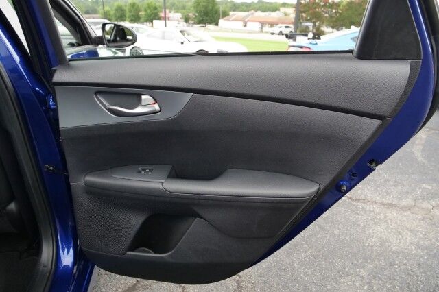 2021 Kia Forte LXS / Drive Wise Tech / CarPlay / Drive Modes! High Point NC