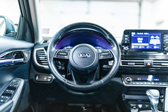 2021 Kia Seltos AWD EX Leather Roof BCam Red Deer AB