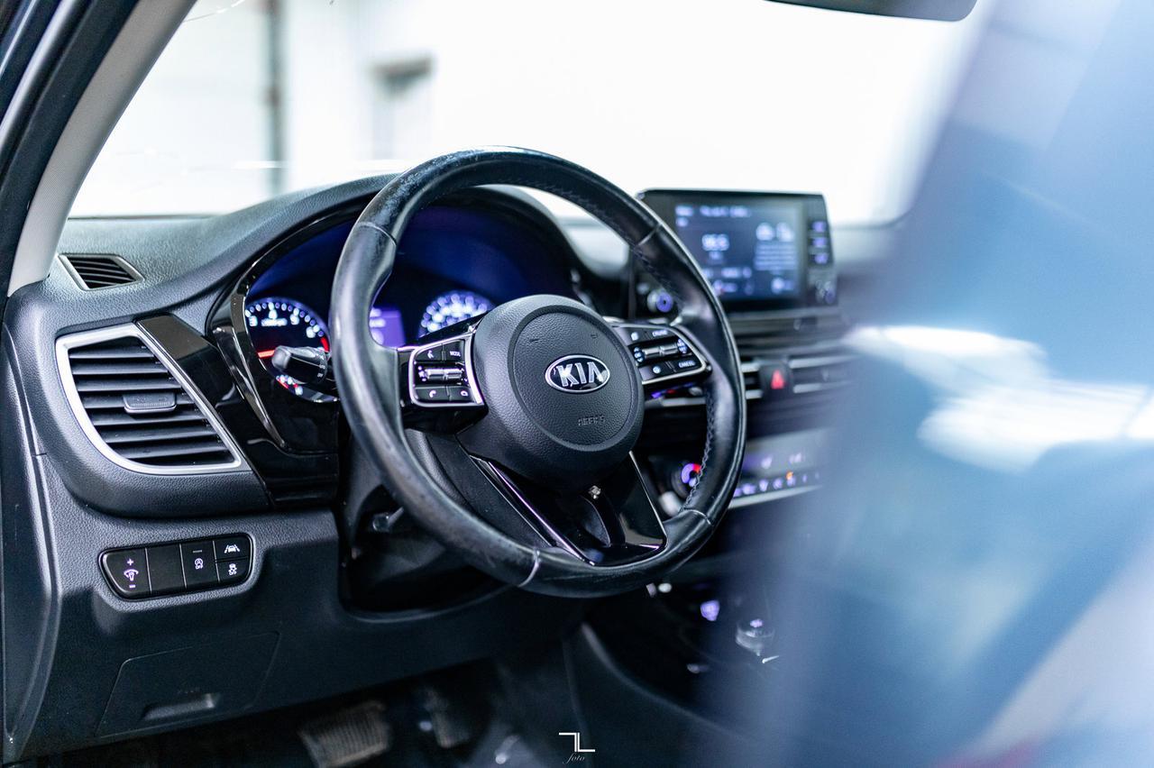 2021 Kia Seltos AWD EX Leather Roof BCam Red Deer AB