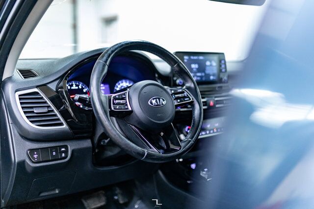 2021 Kia Seltos AWD EX Leather Roof BCam Red Deer AB